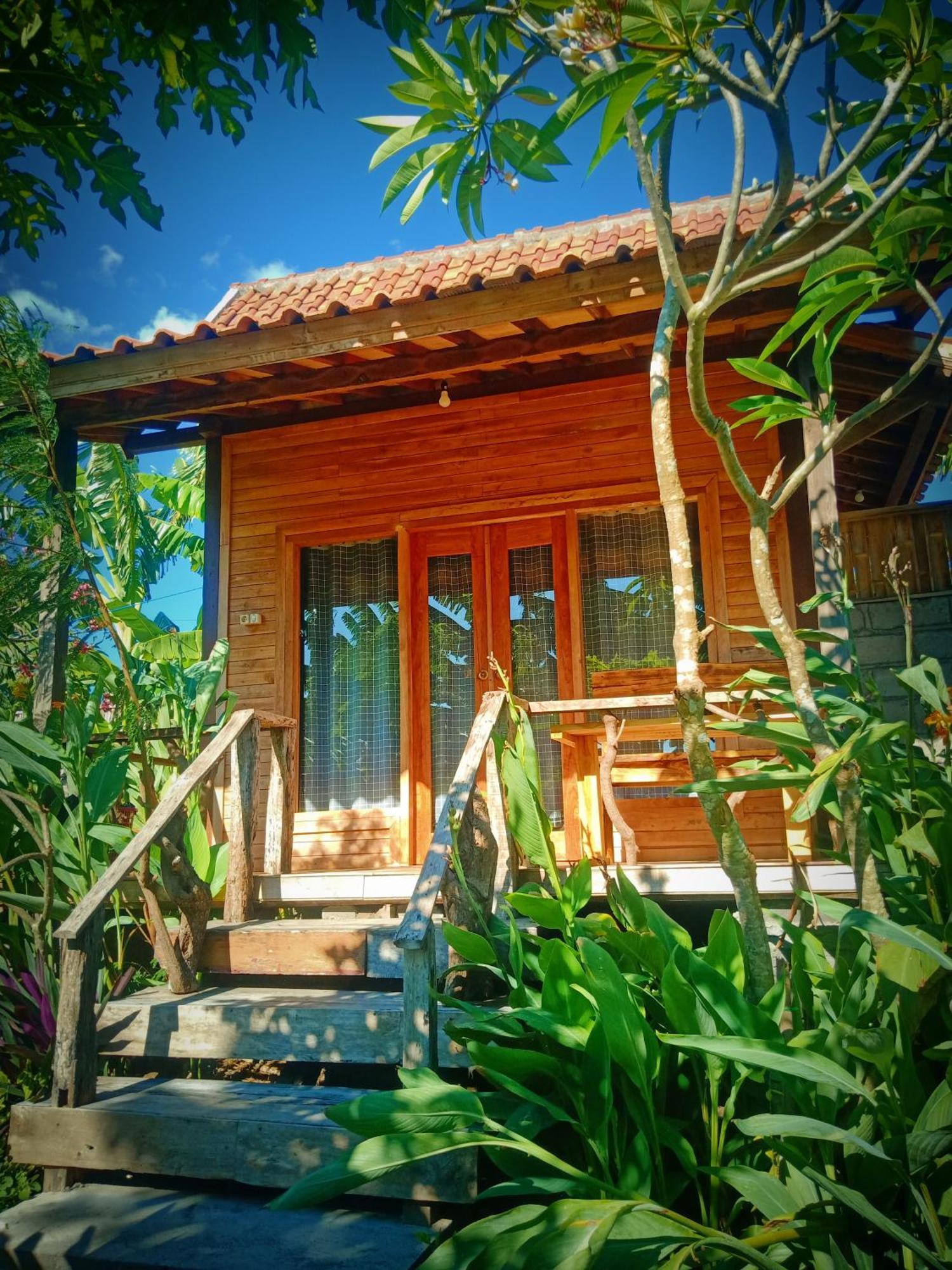 Umah Kayu 2-Menjangan Homestay Banyuwedang Exterior foto