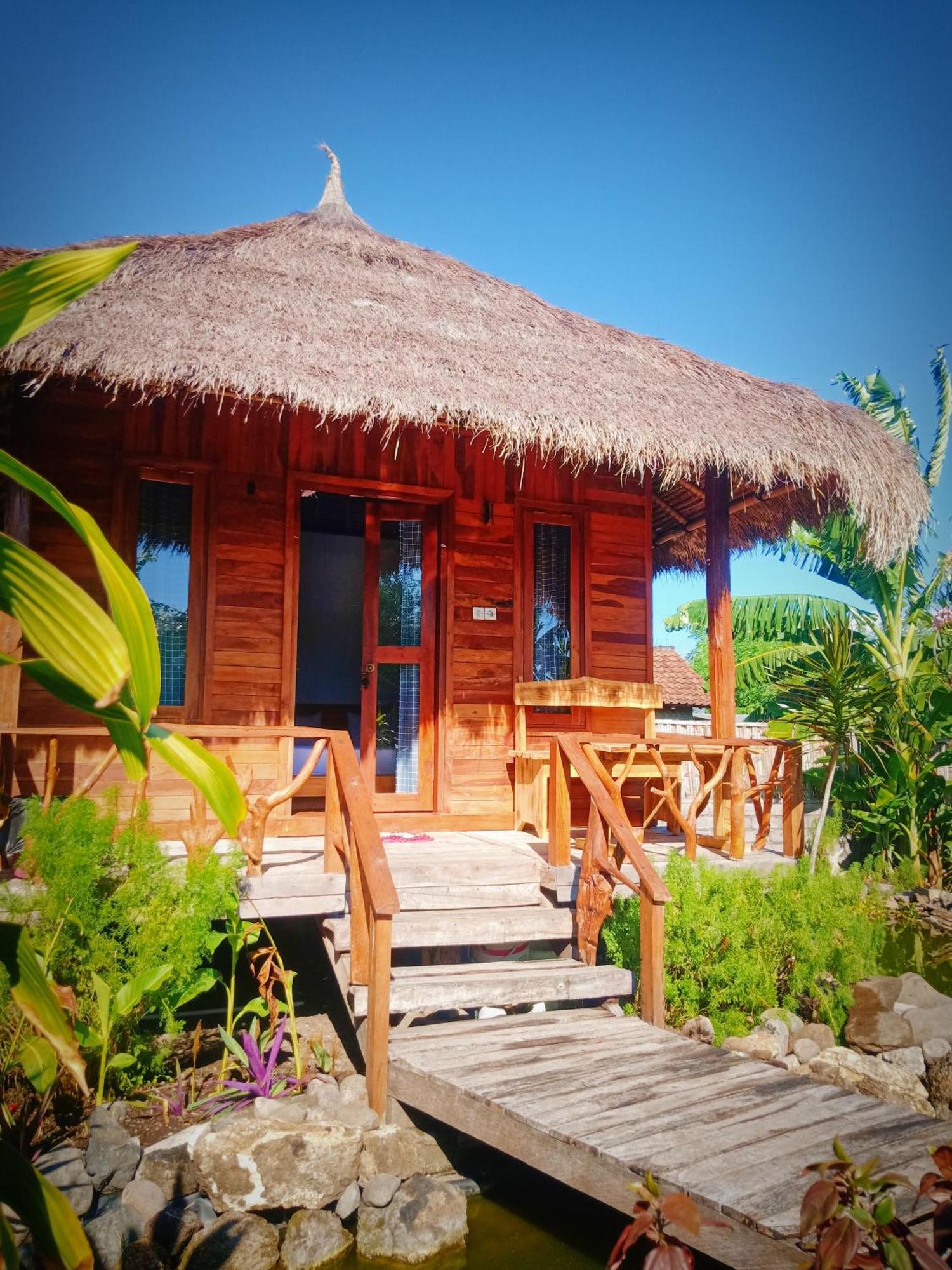 Umah Kayu 2-Menjangan Homestay Banyuwedang Exterior foto