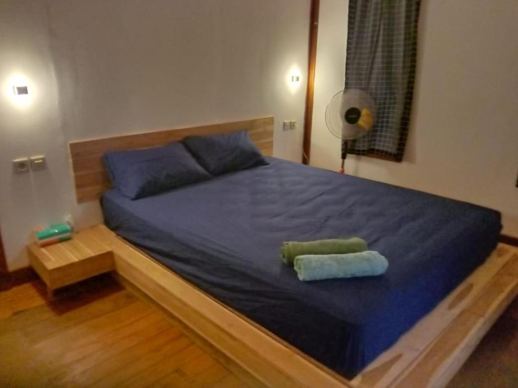 Umah Kayu 2-Menjangan Homestay Banyuwedang Exterior foto